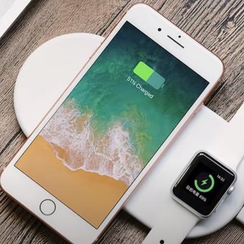 What is the principle of mobile wireless charging?